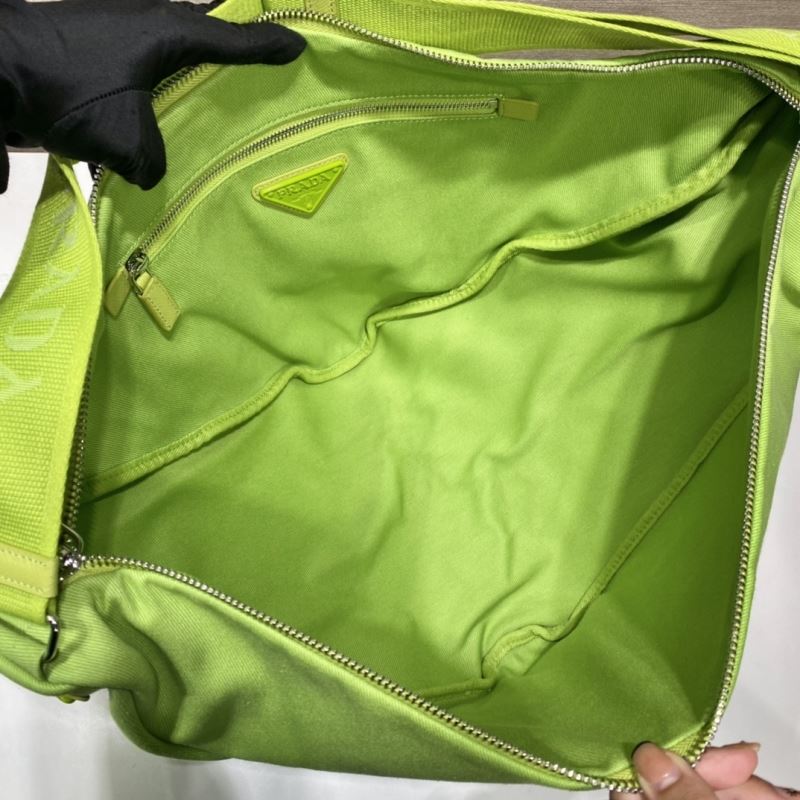 Pra*a triangle pouch
